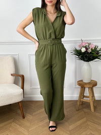Découvrez notre combinaison kaki col cache coeur Farah ! Révélez votre côté féminin avec cette pièce élégante et confortable. Un style unique pour toutes les occasions.