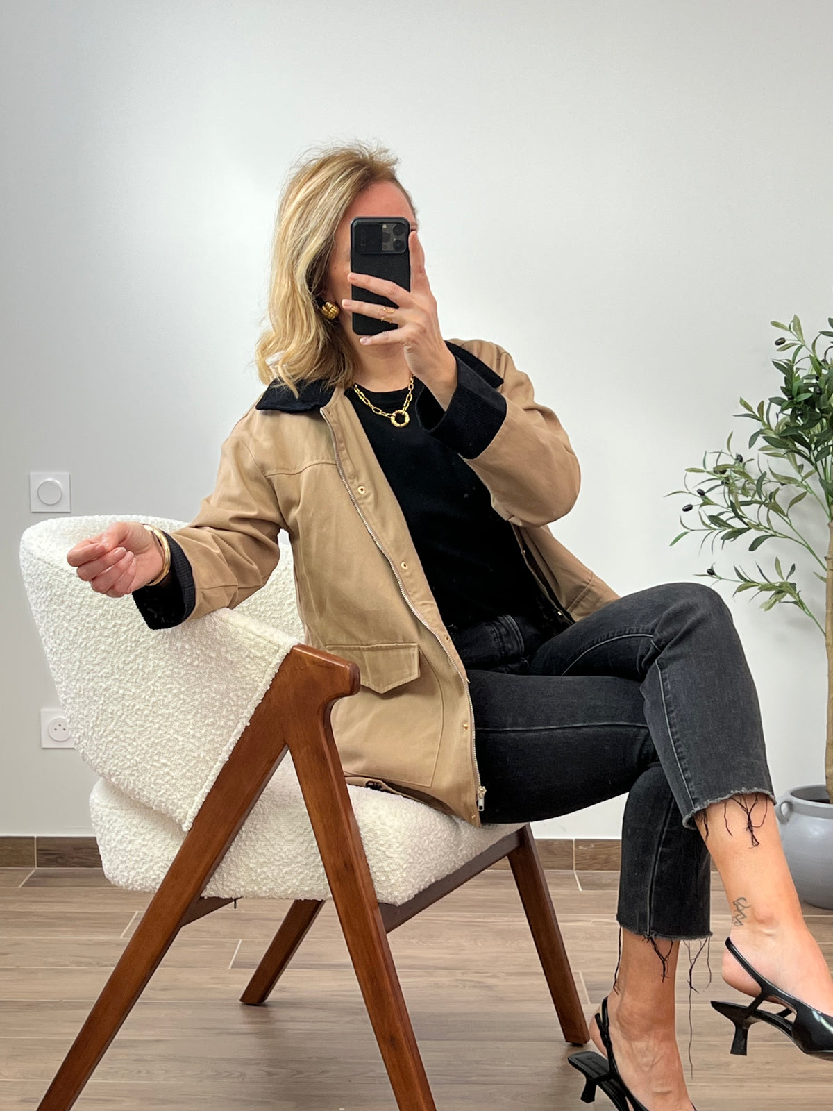 Beige Jacke: Okio