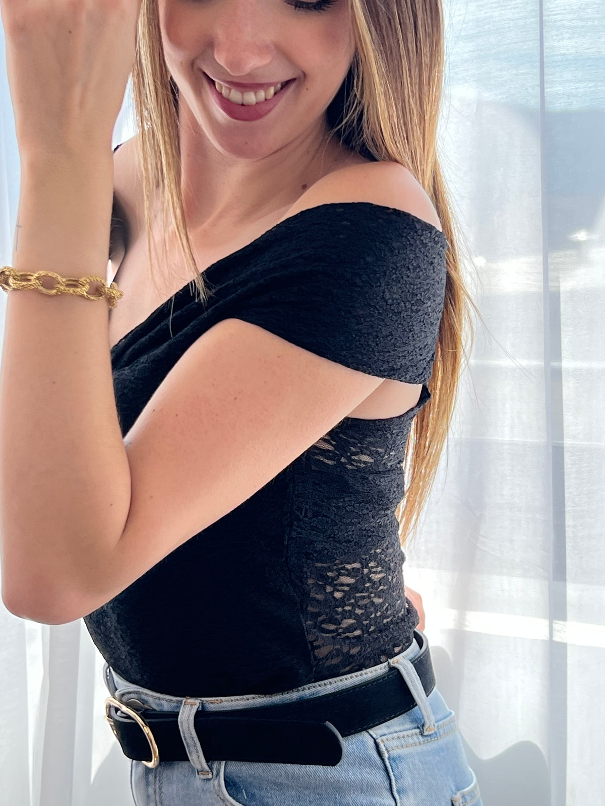 Top noir en dentelle : Sixtine