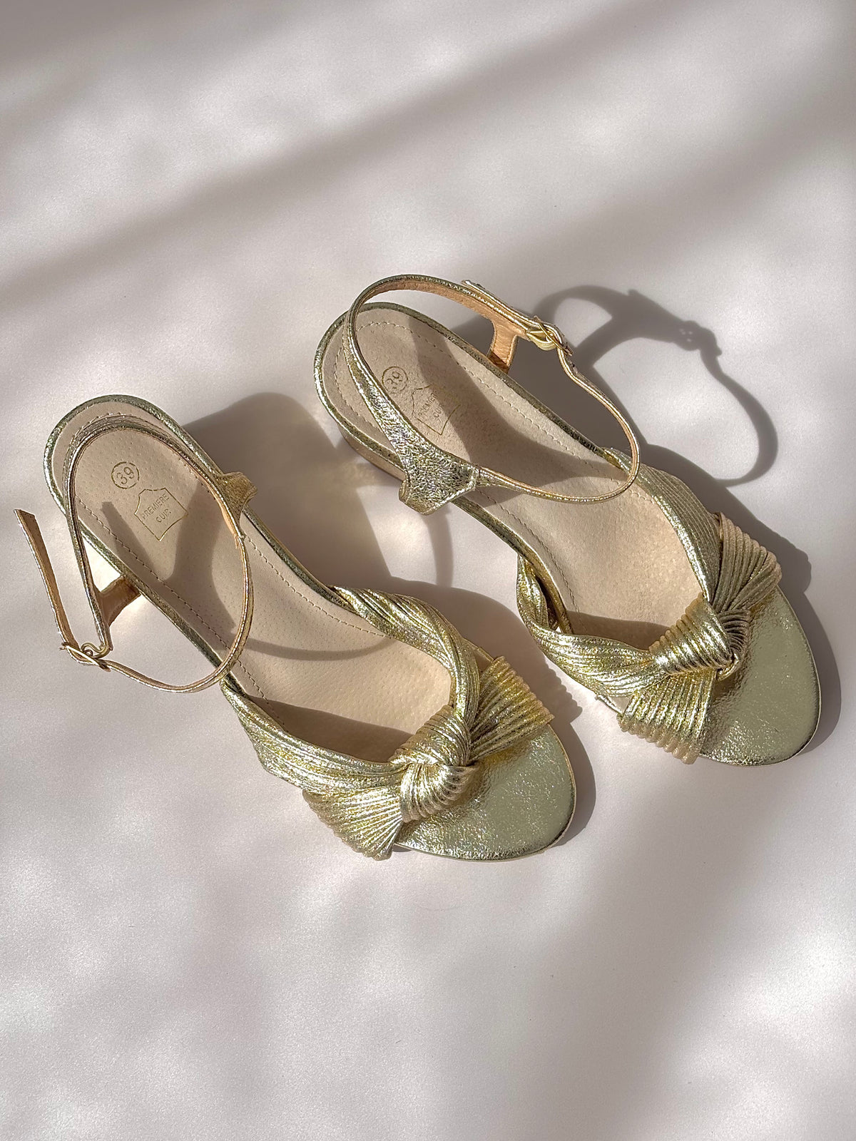 Sandales dorées à talons : Marion