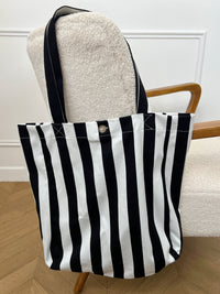 Schwarz-weiße Tasche: Tony
