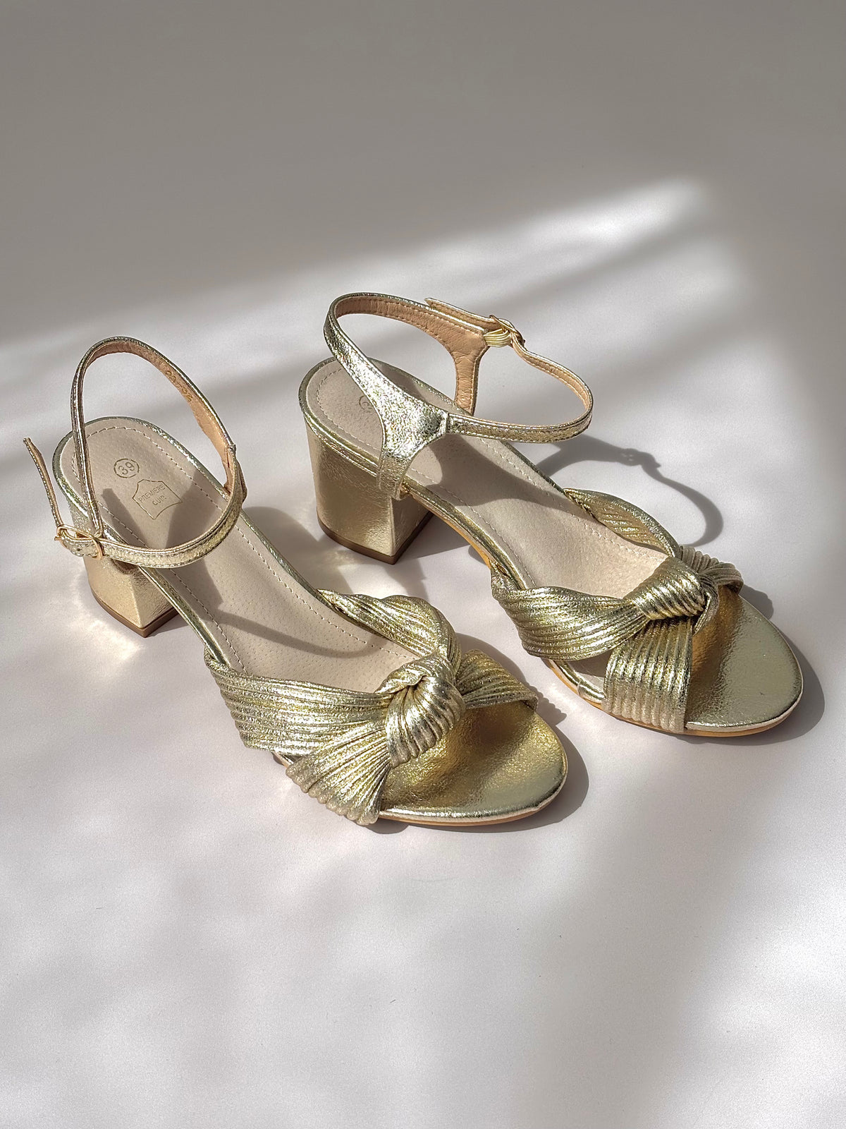 Sandales dorées à talons : Marion