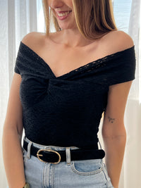 Top noir en dentelle : Sixtine