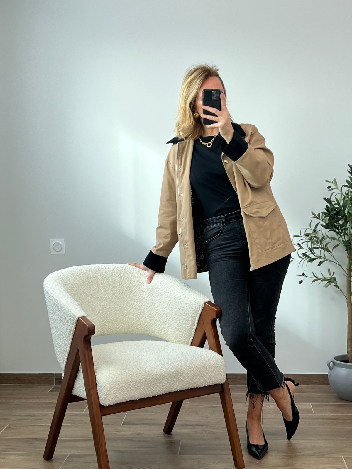 Beige Jacke: Okio
