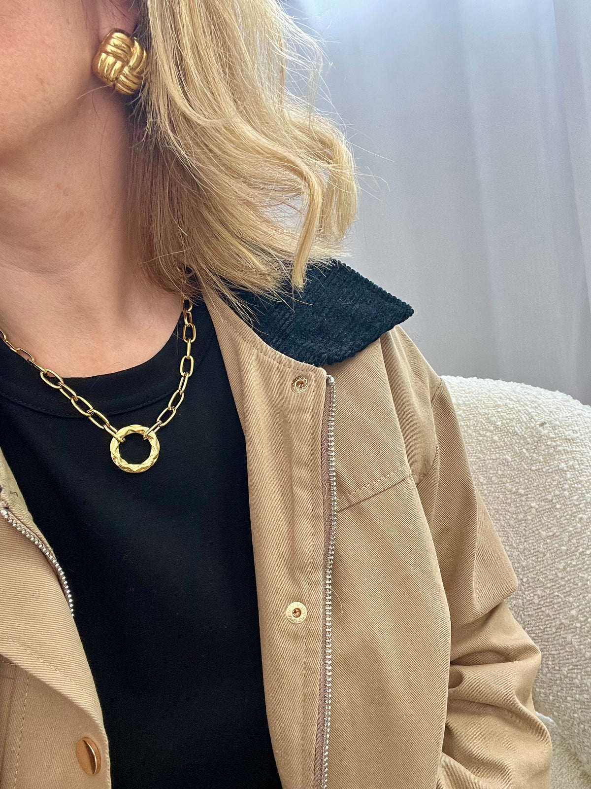 Beige Jacke: Okio