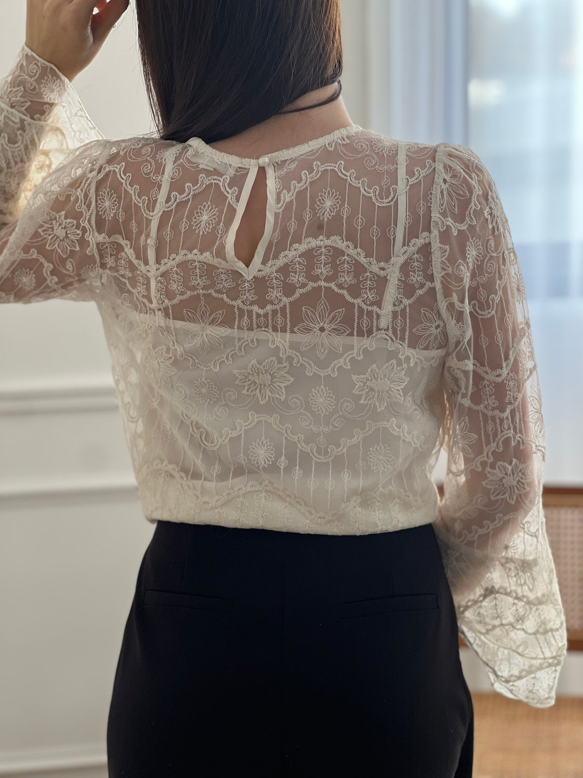 Ecru blouse with lace: Belita