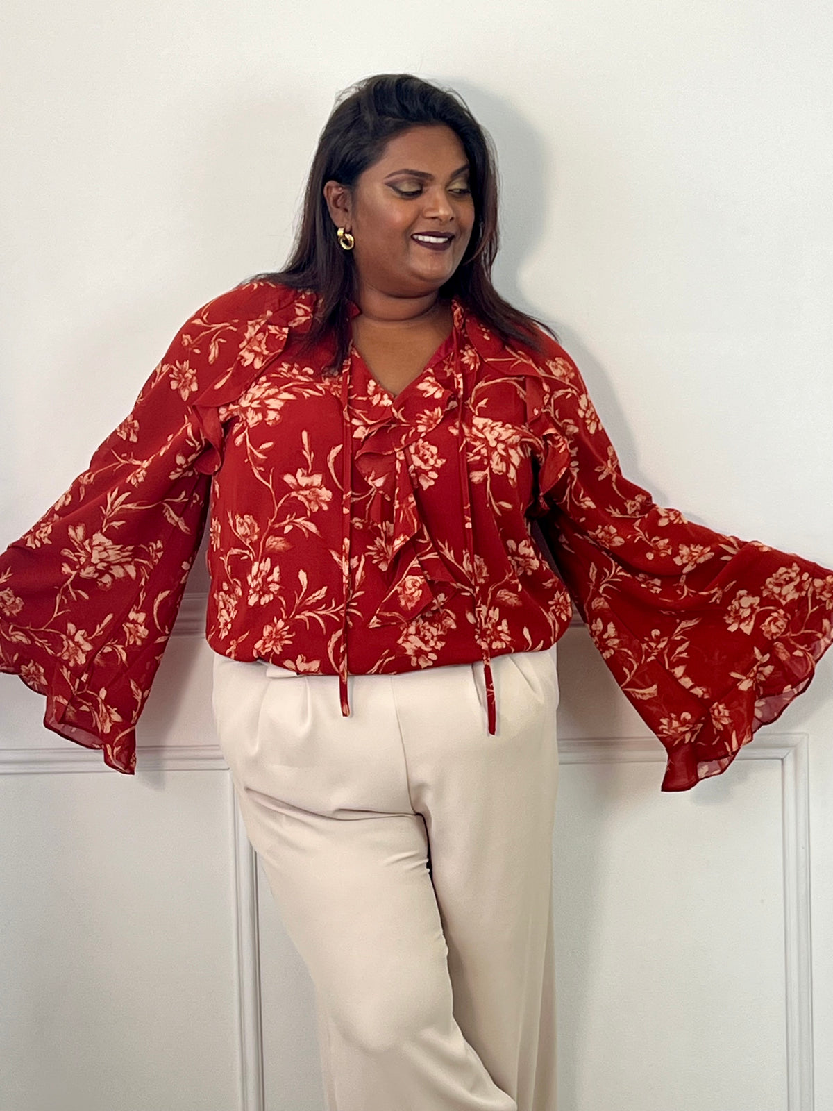 Blouse orange et beige à volants grande taille femme – Elyne | Loïcia