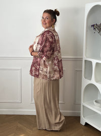 Chemise grande taille légère, parfaite pour la mi-saison.