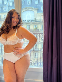 Luna est conçue avec une dentelle légère et élégante pour un style féminin délicat et confortable au quotidien. Elle est notre première ligne de lingerie disponible jusqu'au bonnet H.