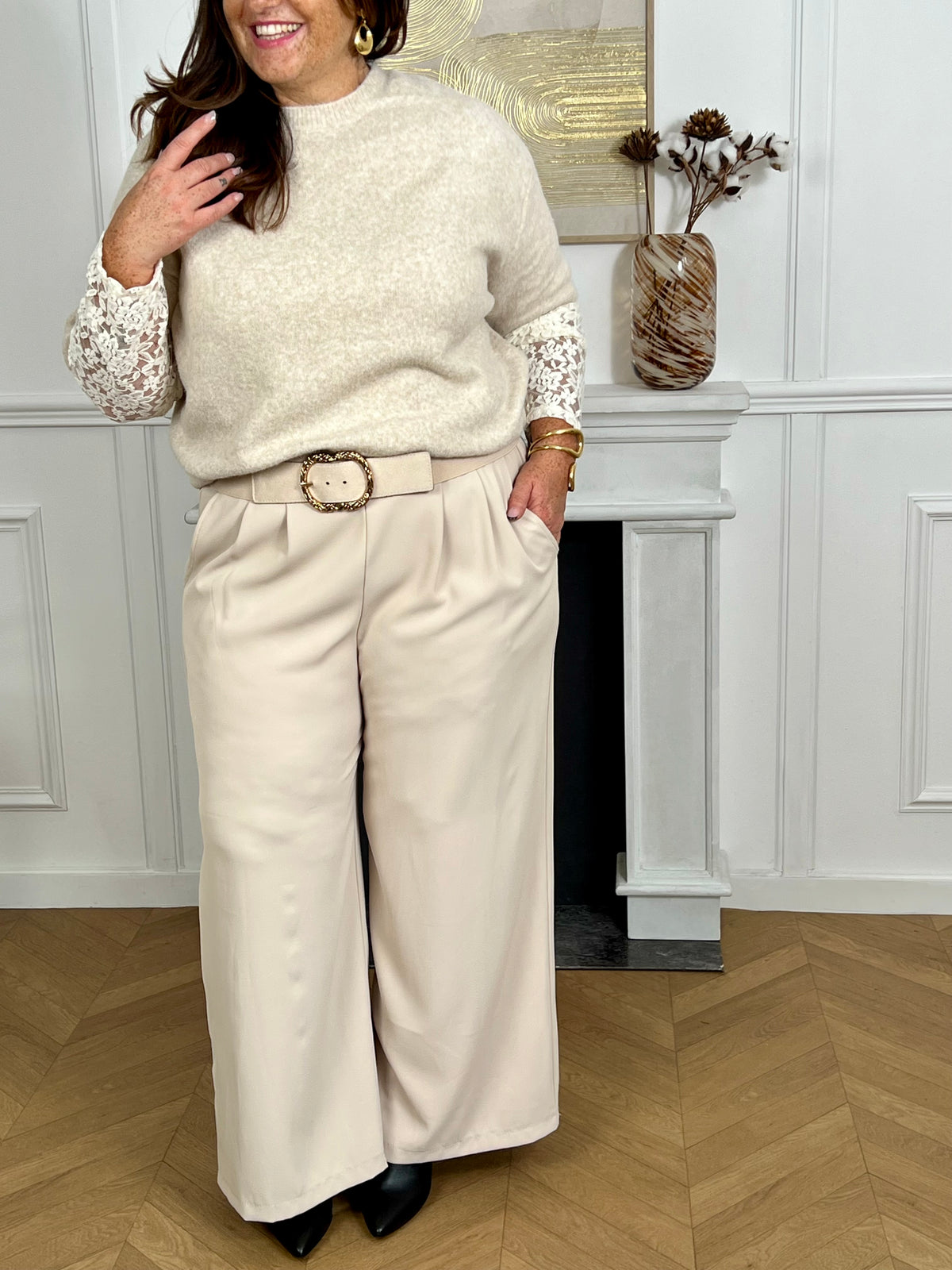 Pantalon beige avec talons femme