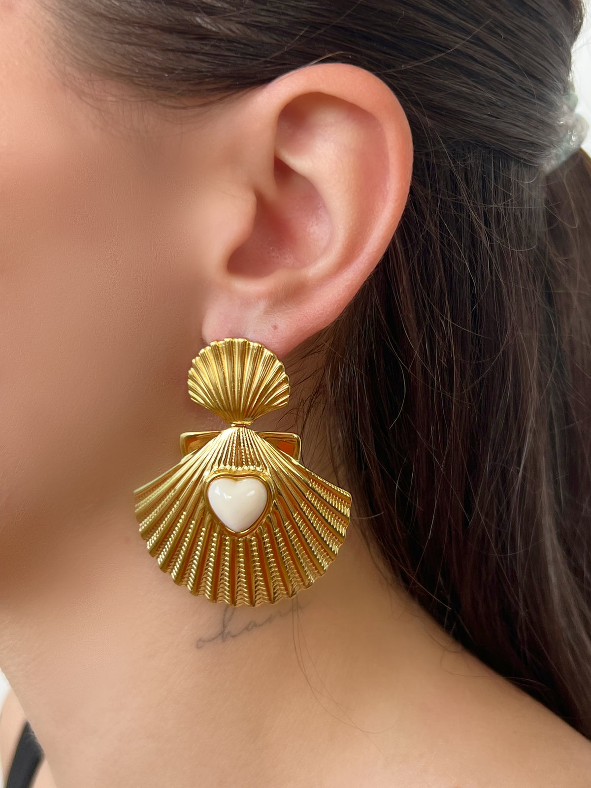 Boucles d’oreilles dorées : Sanas