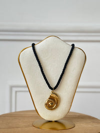 Black and Gold Necklace: Coqui