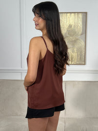 Adoptez un look rafraîchissant avec ce haut marron décontracté de Leonia. Parfait pour les journées ensoleillées, il offre un ajustement confortable et un coupé élégant. Ajoutez ce haut à votre garde-robe pour un style tendance.