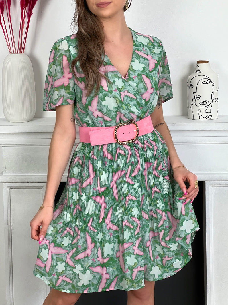 Robe courte verte et rose col V effet plissé femme Robe courte à manches courtes Doublée sur le bas Col cache cœur Effet plissé Couleurs : rose et verte Composition : 100% Polyester, doublure : 100% Coton Fabriqué en P.R.C